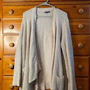 American Eagle tan heavy cardigan